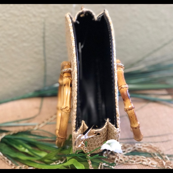 Handbag - Picture 2 of 3